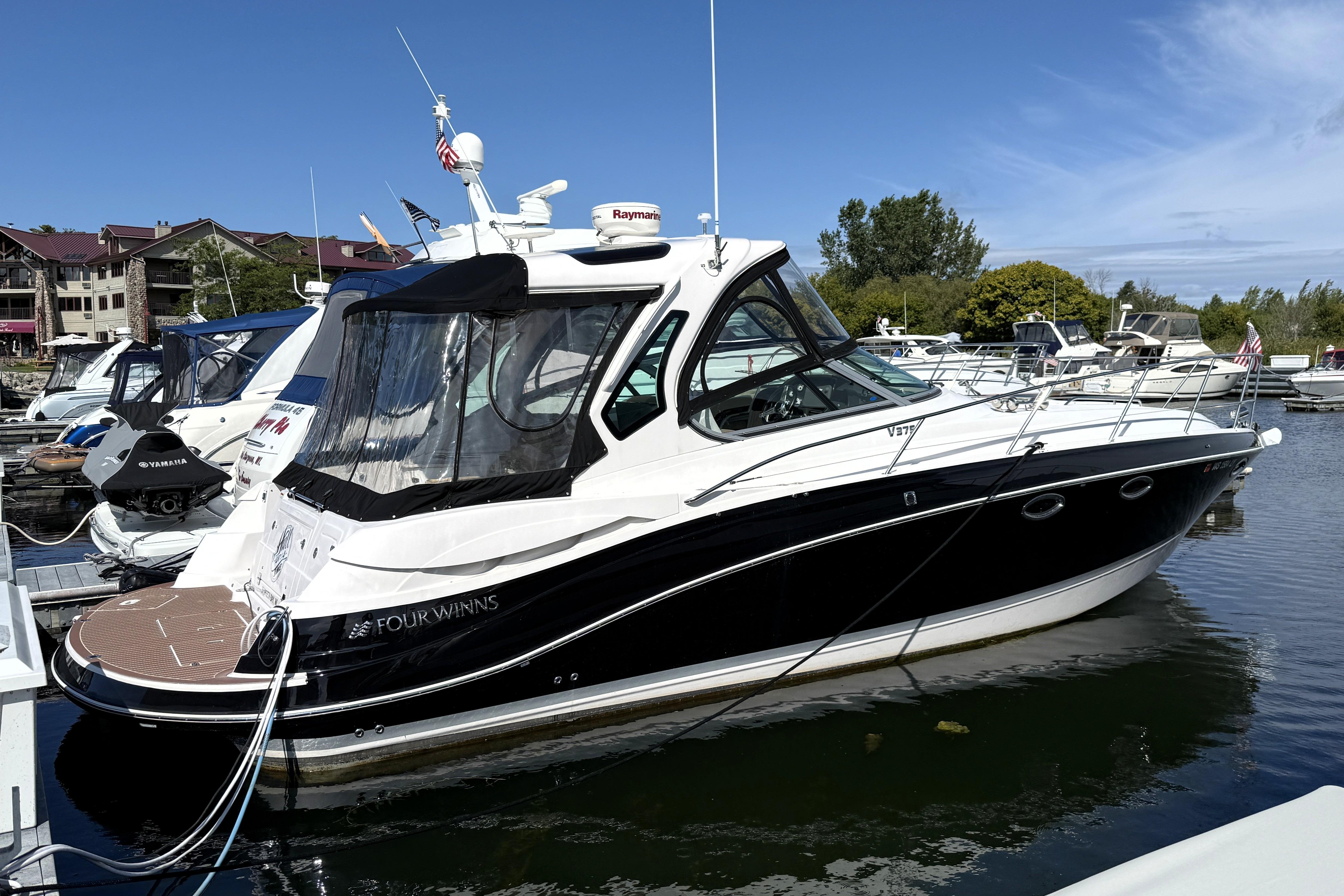 2013 Four Winns Vista 375