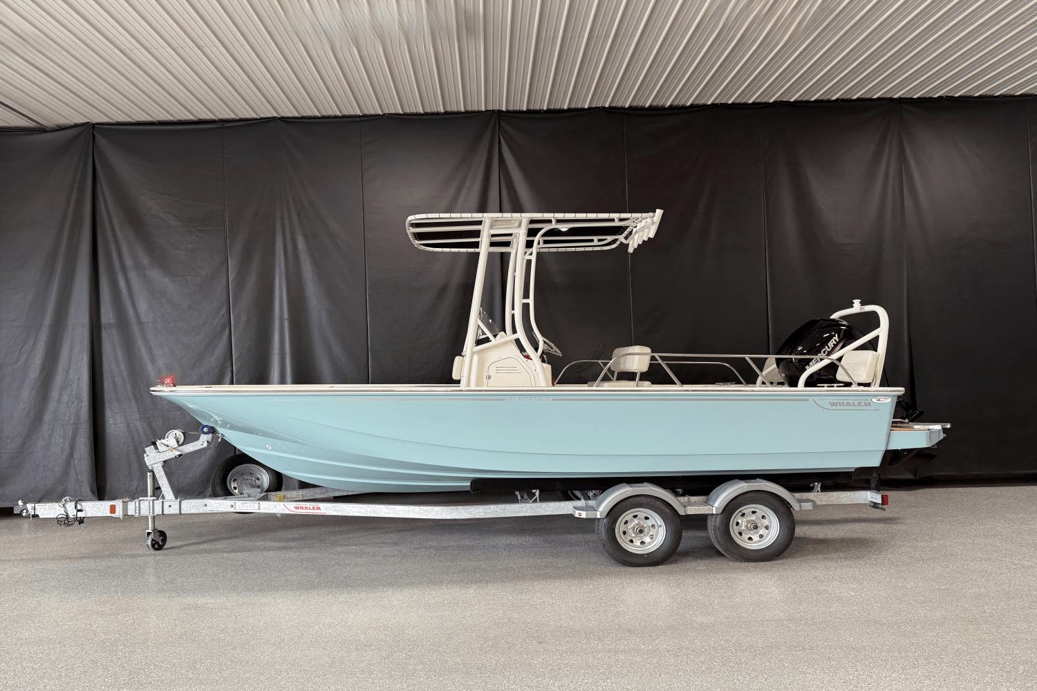 2025 Boston Whaler 190 Montauk