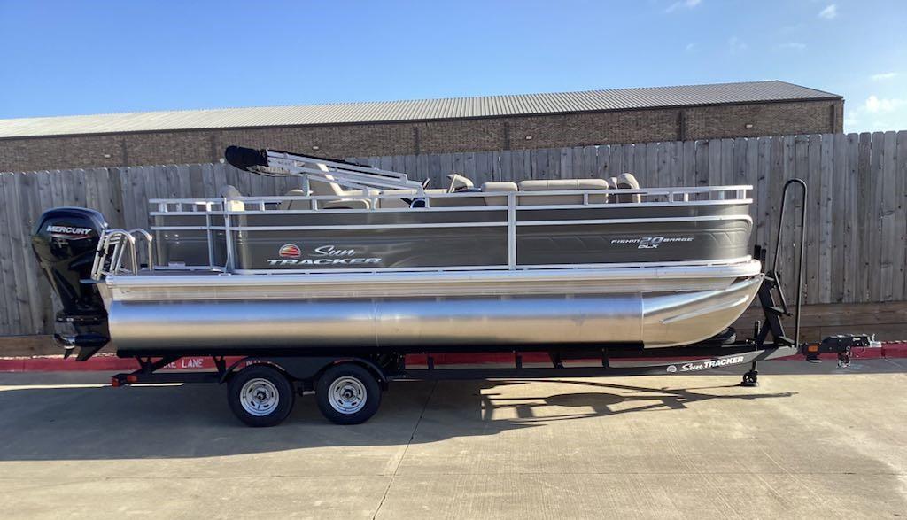 2025 Sun Tracker Fishin' Barge 20 DLX
