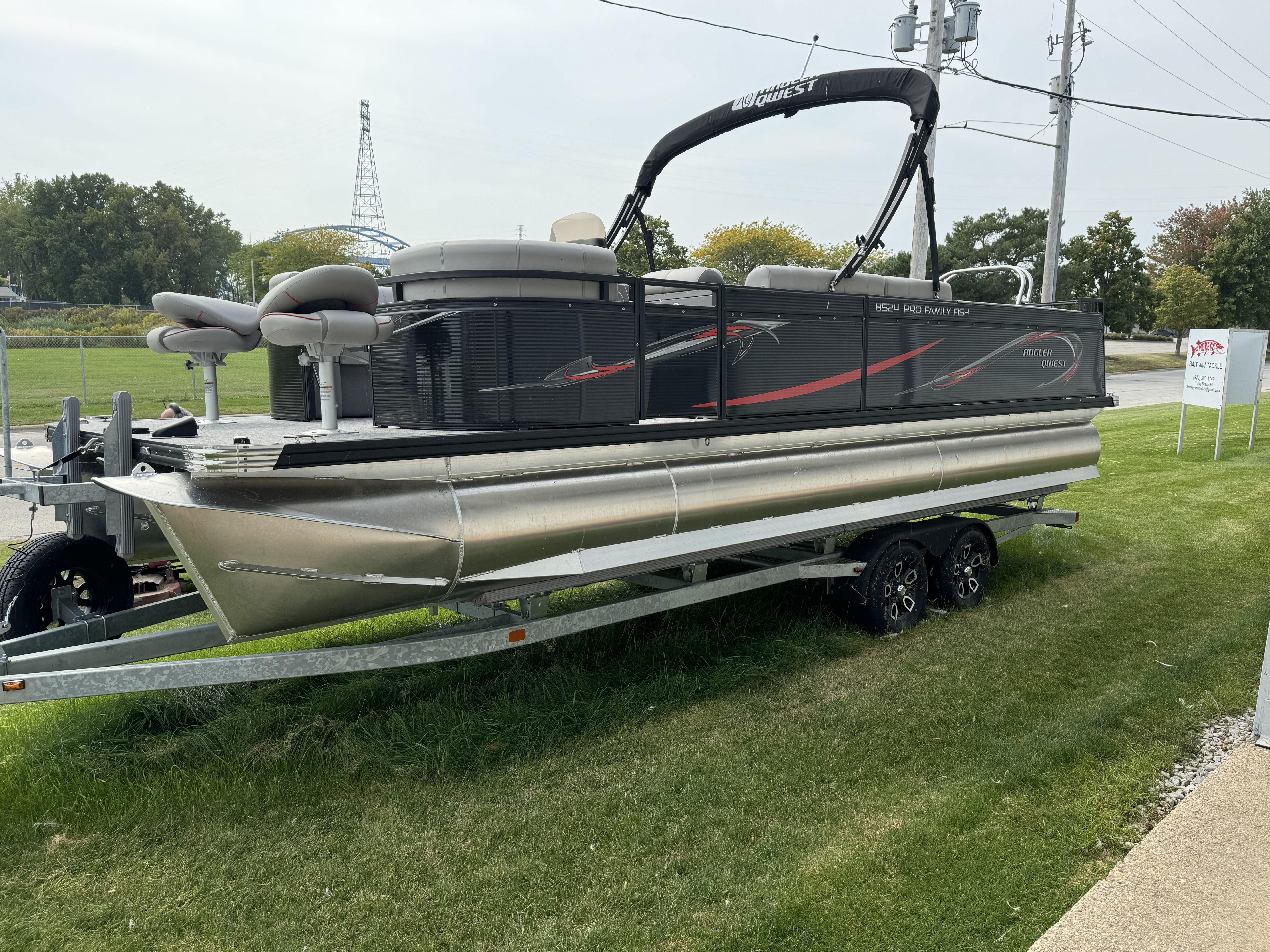 2023 Angler QWEST8524FF