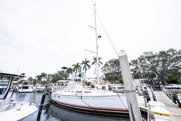 2005 Hunter 38