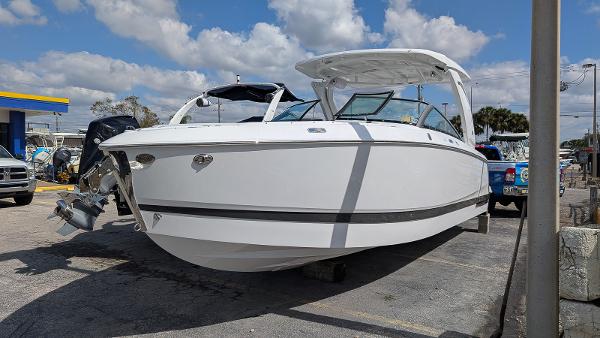 2025 Four Winns H9 OB