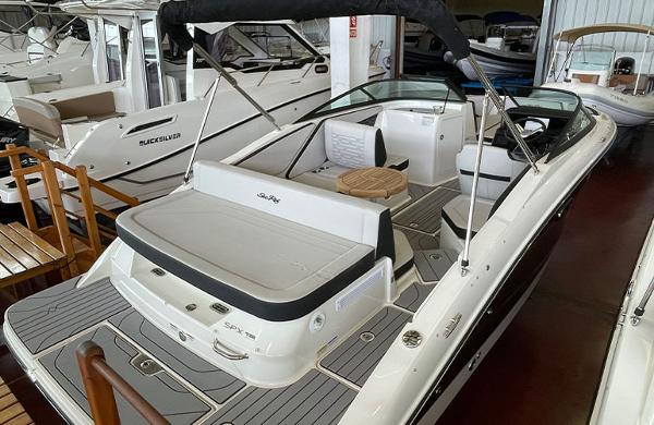 2025 Sea Ray SPX 210