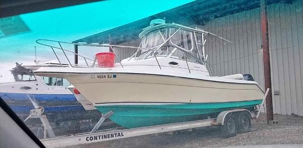 2005 Cobia 270 Walk-Around