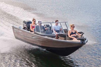 Crestliner 1850 Super Hawk Boat