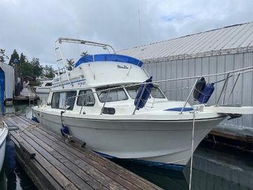 1981 Glasply 28 Long Cabin