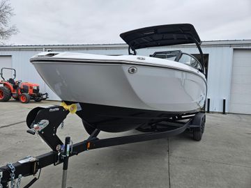2025 Yamaha Boats 252SD