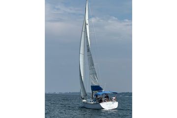 2001 Tartan 3700