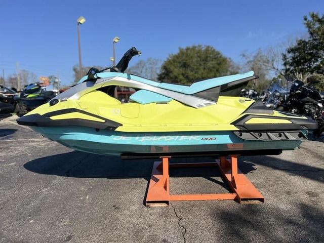 2025 Yamaha WaveRunner JETBLASTER PRO 3
