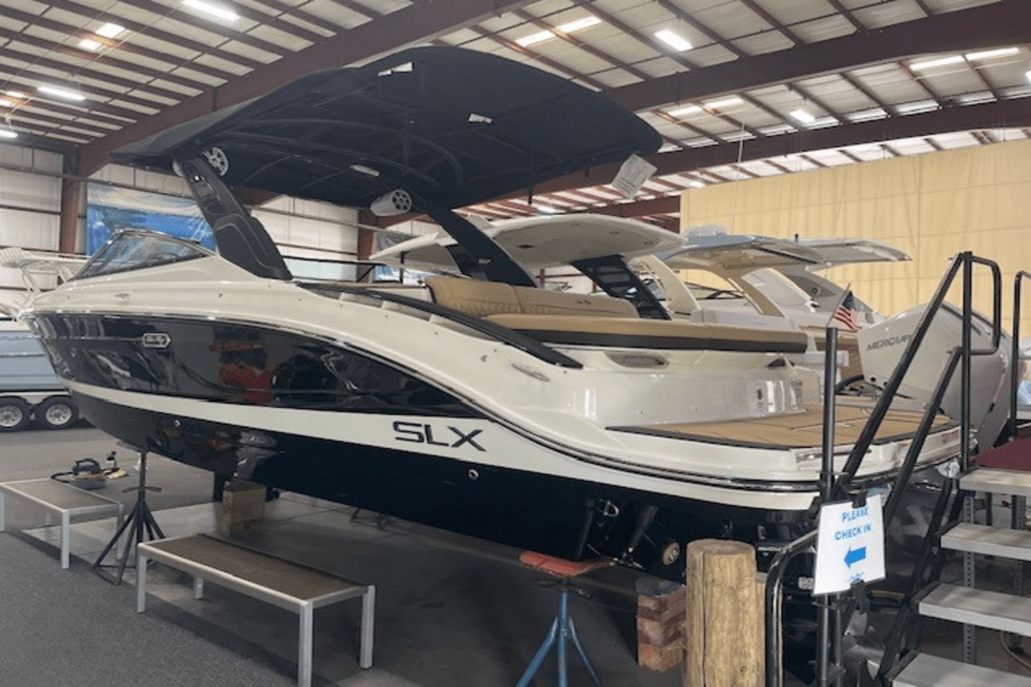 2025 Sea Ray SLX 280