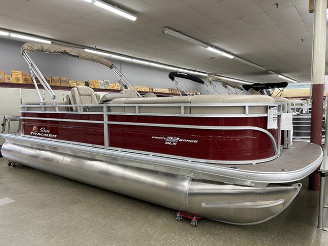 Sun Tracker Party Barge 22 DLX
