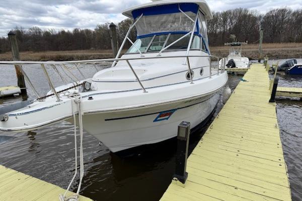 1996 Pro-Line 2950 Mid -cabin
