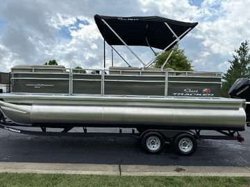 2025 Sun Tracker Party Barge 22 RF XP3