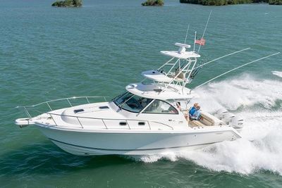 Pursuit OS 385 Offshore Boat