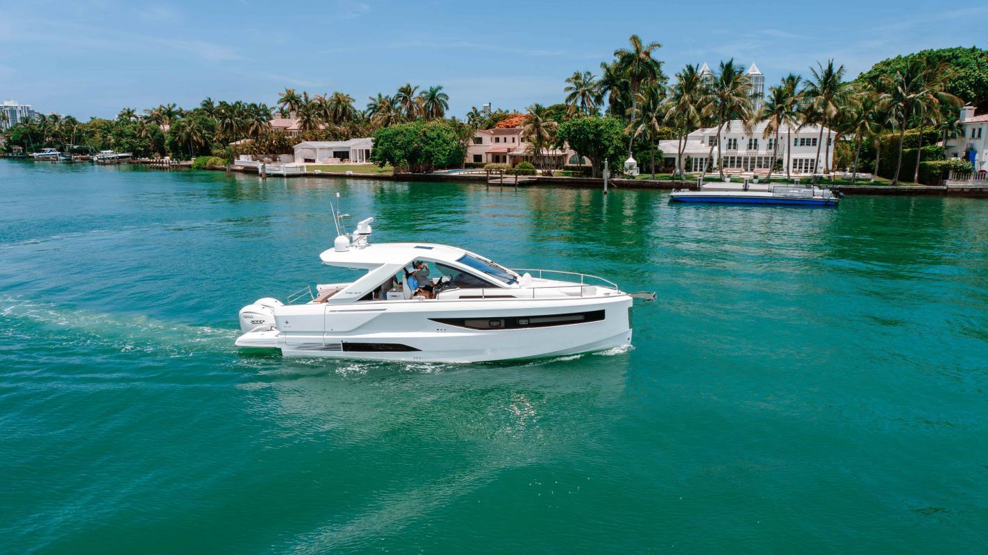 2025 Jeanneau DB 37 OB
