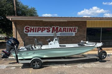 2026 Xpress H20B Bay