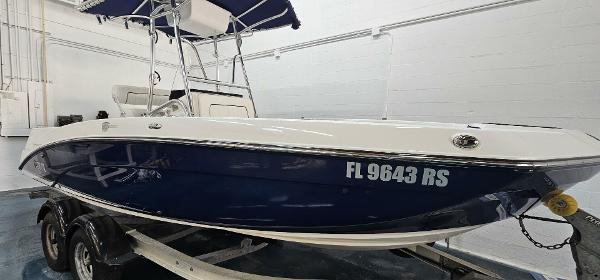 2018 Yamaha Boats 210 FSH Deluxe