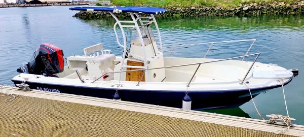 1993 Boston Whaler 21 Outrage