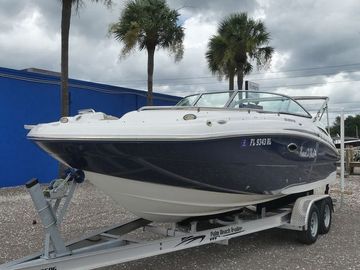 2016 Hurricane Sun Deck 2200