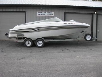 1999 Four Winns 220 HORIZON I/O 5.0 Gi 250PSHP W/TRAILER