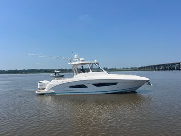 2019 Regal 33 SAV