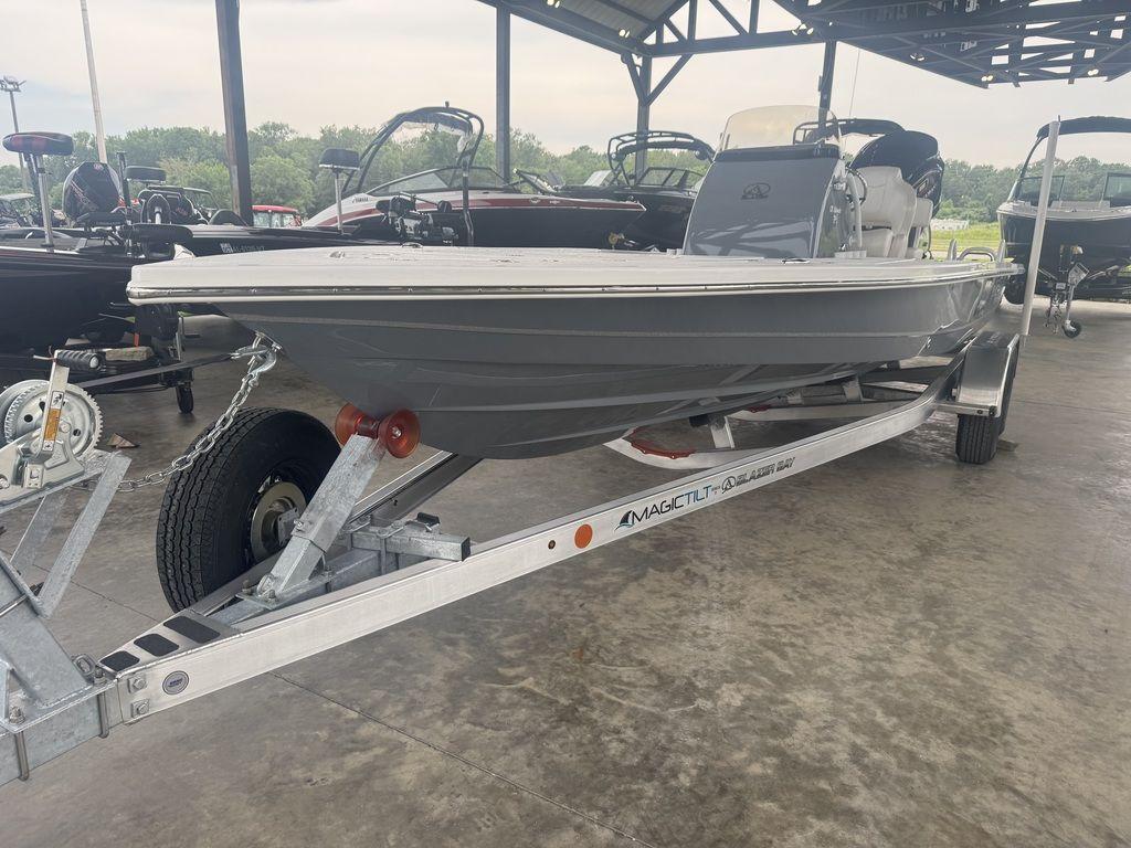 2025 Blazer 675 Ultimate Bay