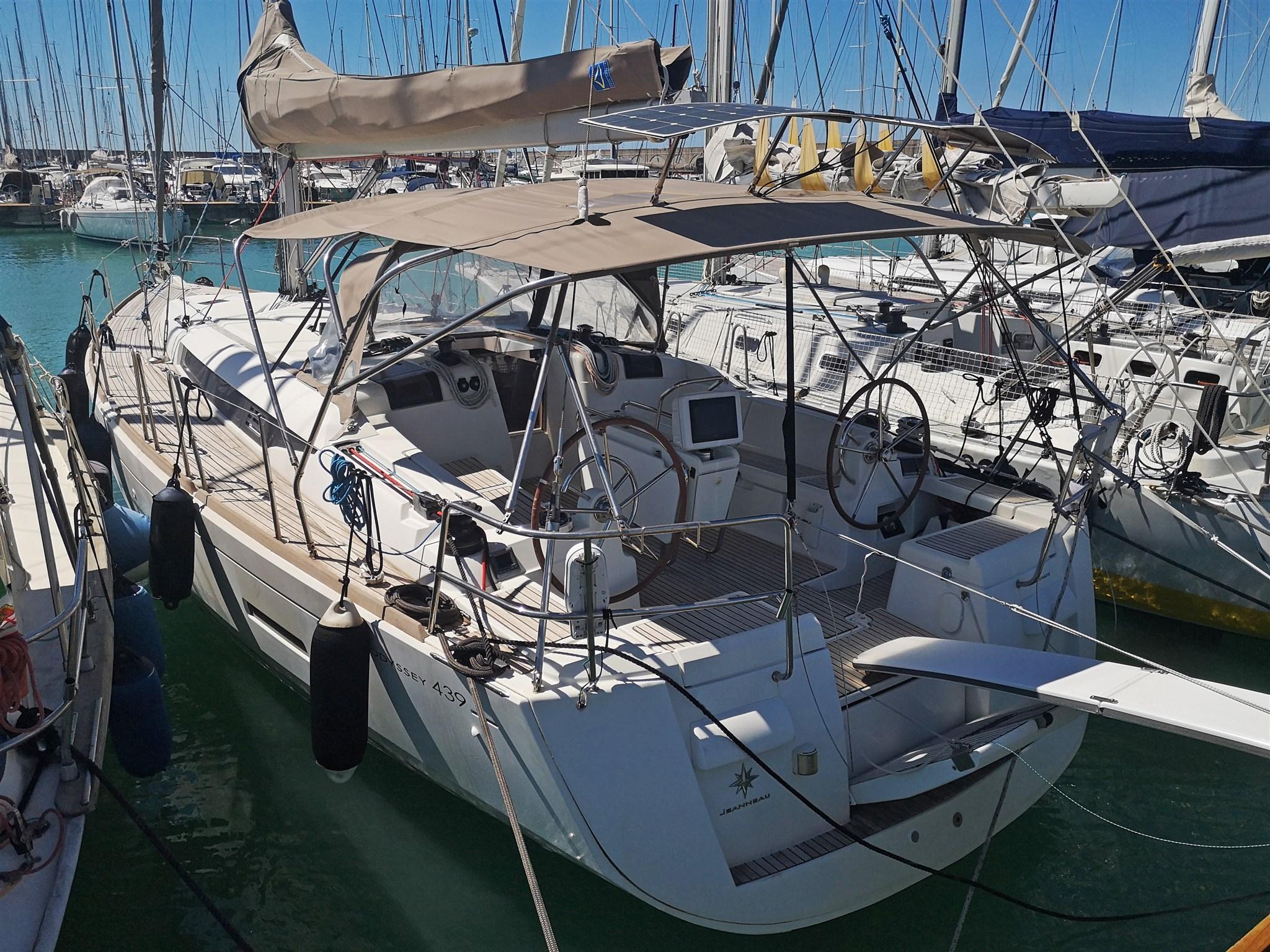 2011 Jeanneau Sun Odyssey 439