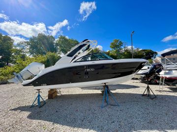 2026 Sea Ray SDX 230 Outboard