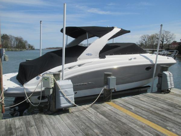 Chaparral 275 SSi Starboard Quarter w/ Bow & Cockpit Cover