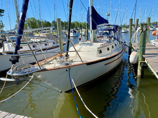 1998 Pacific Seacraft 37