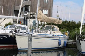 1998 Bavaria 43 Lagoon