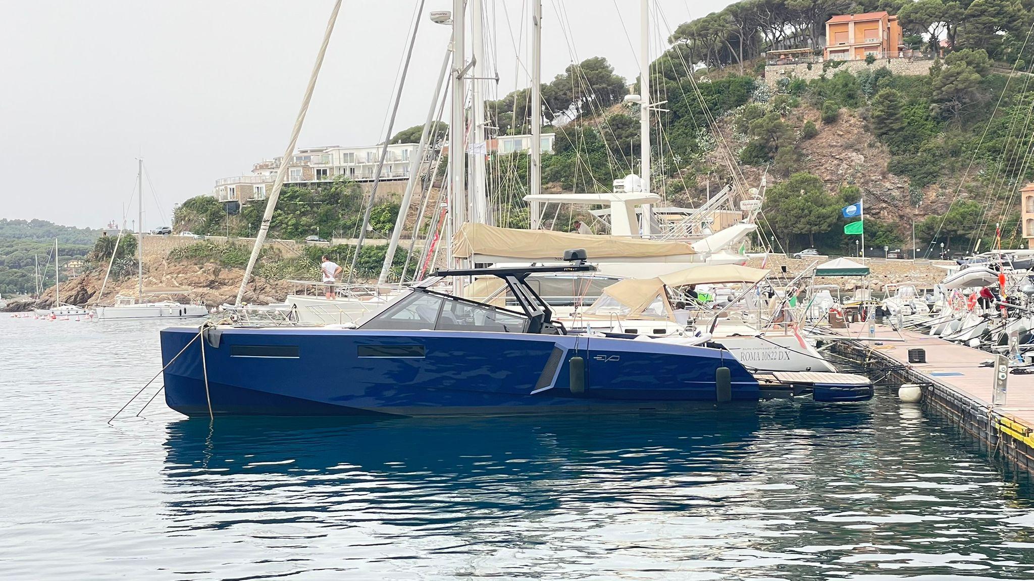 2022 Evo Yachts R4 WA