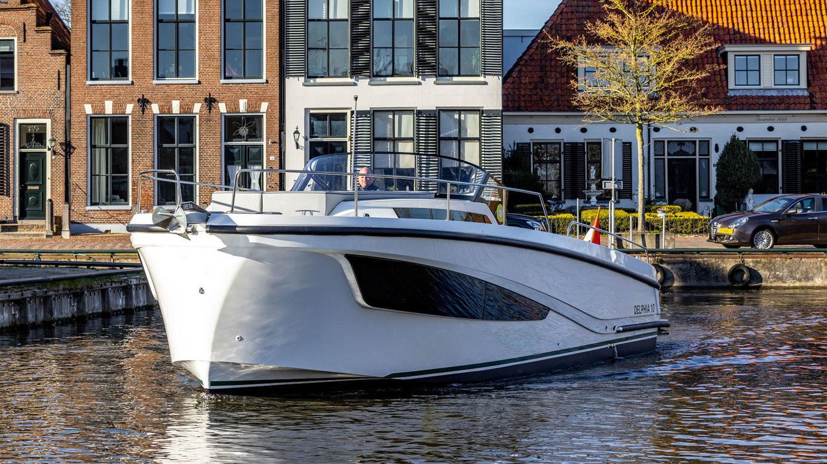 Delphia Yachts 10 Lounge