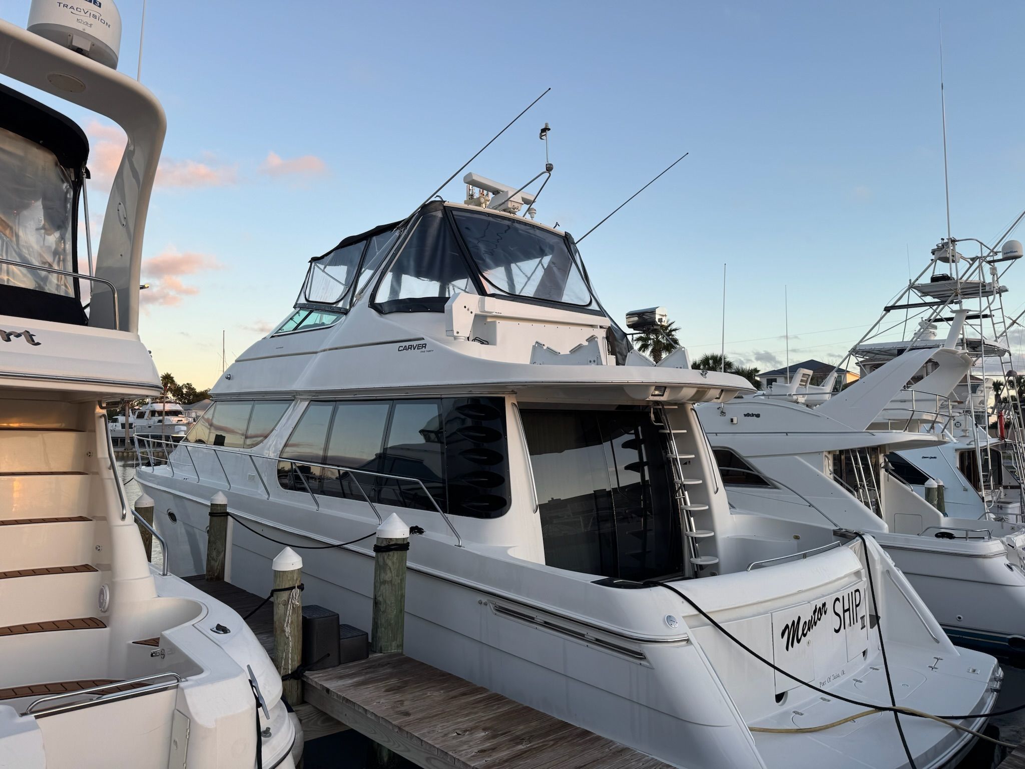 1998 Carver 530 Voyager Pilothouse