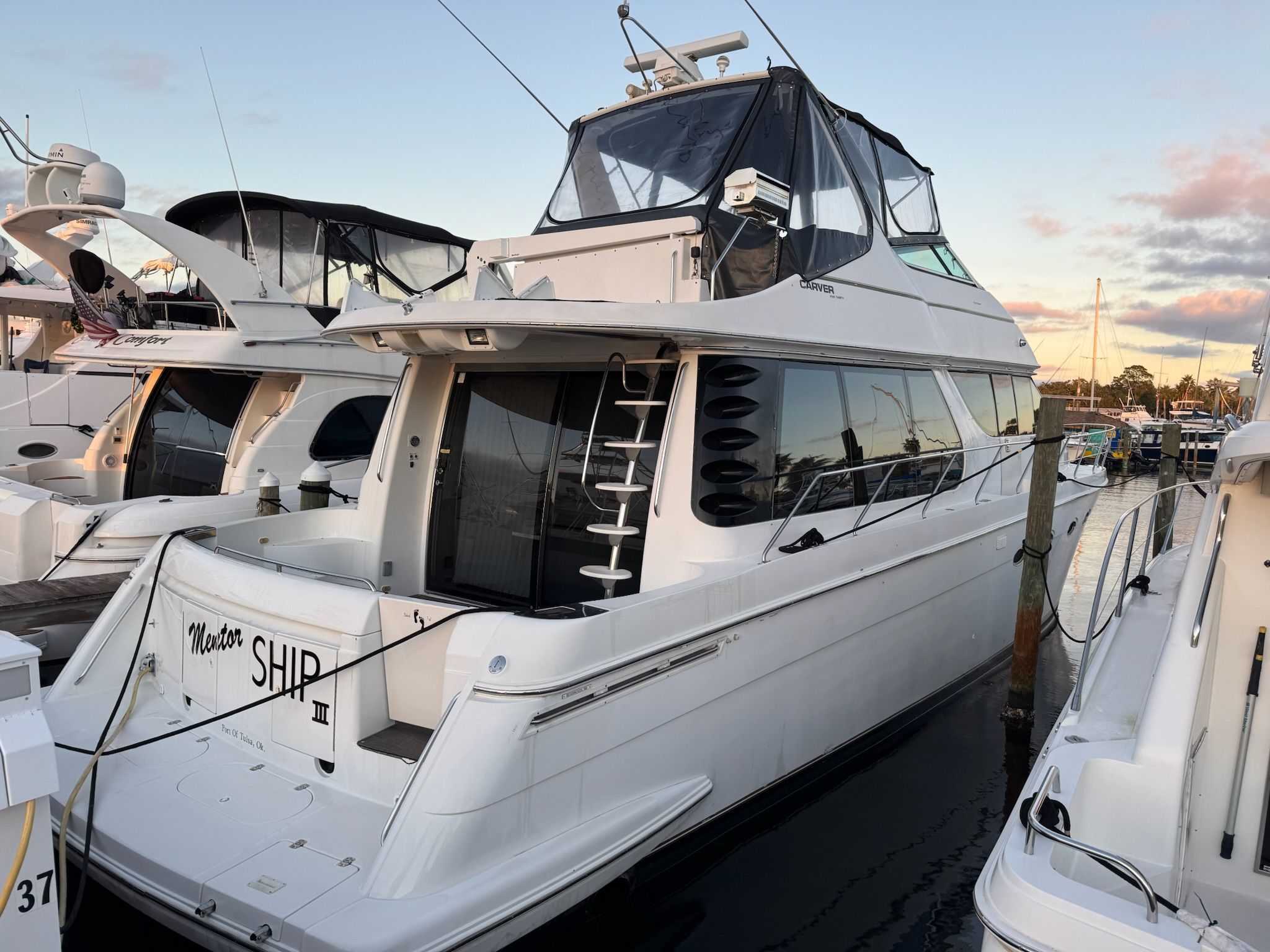 1998 Carver 530 Voyager Pilothouse