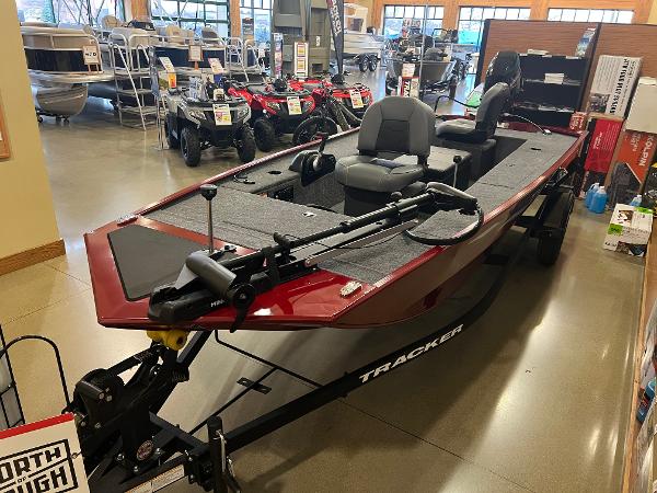 2025 Tracker Panfish 17