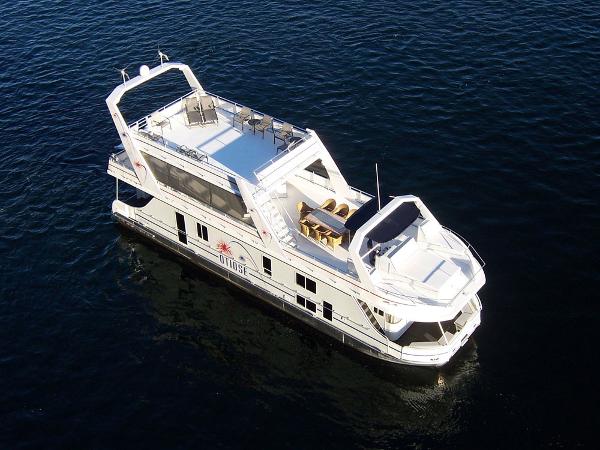 Custom The Entourage Share #20 & #35 Custom 2005 The Entourage Shares 20 & 35 yacht on open water.