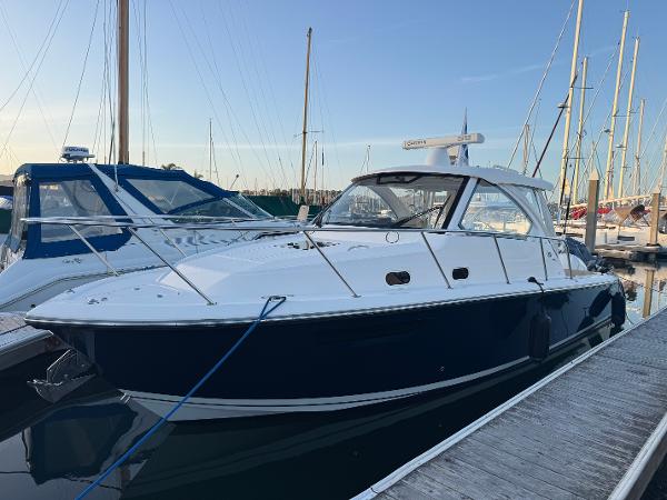 Pursuit OS 325 Offshore