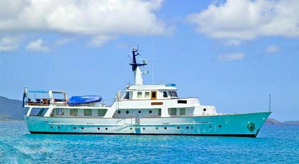 1962 De Beer Round Stern Vessel 32