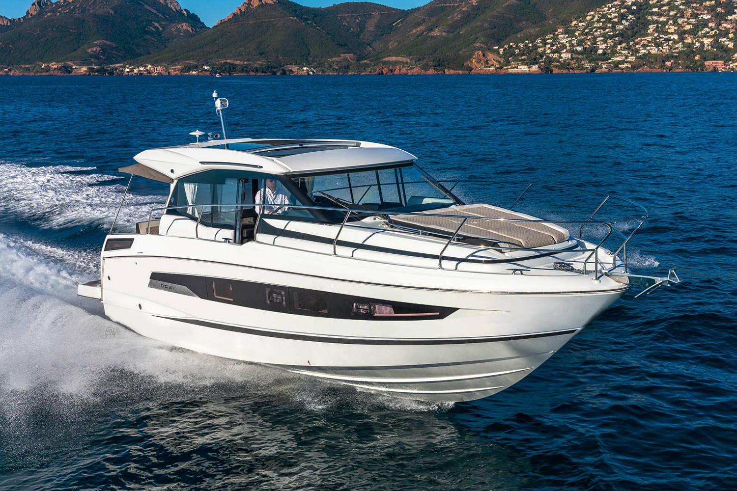 Jeanneau Boat image
