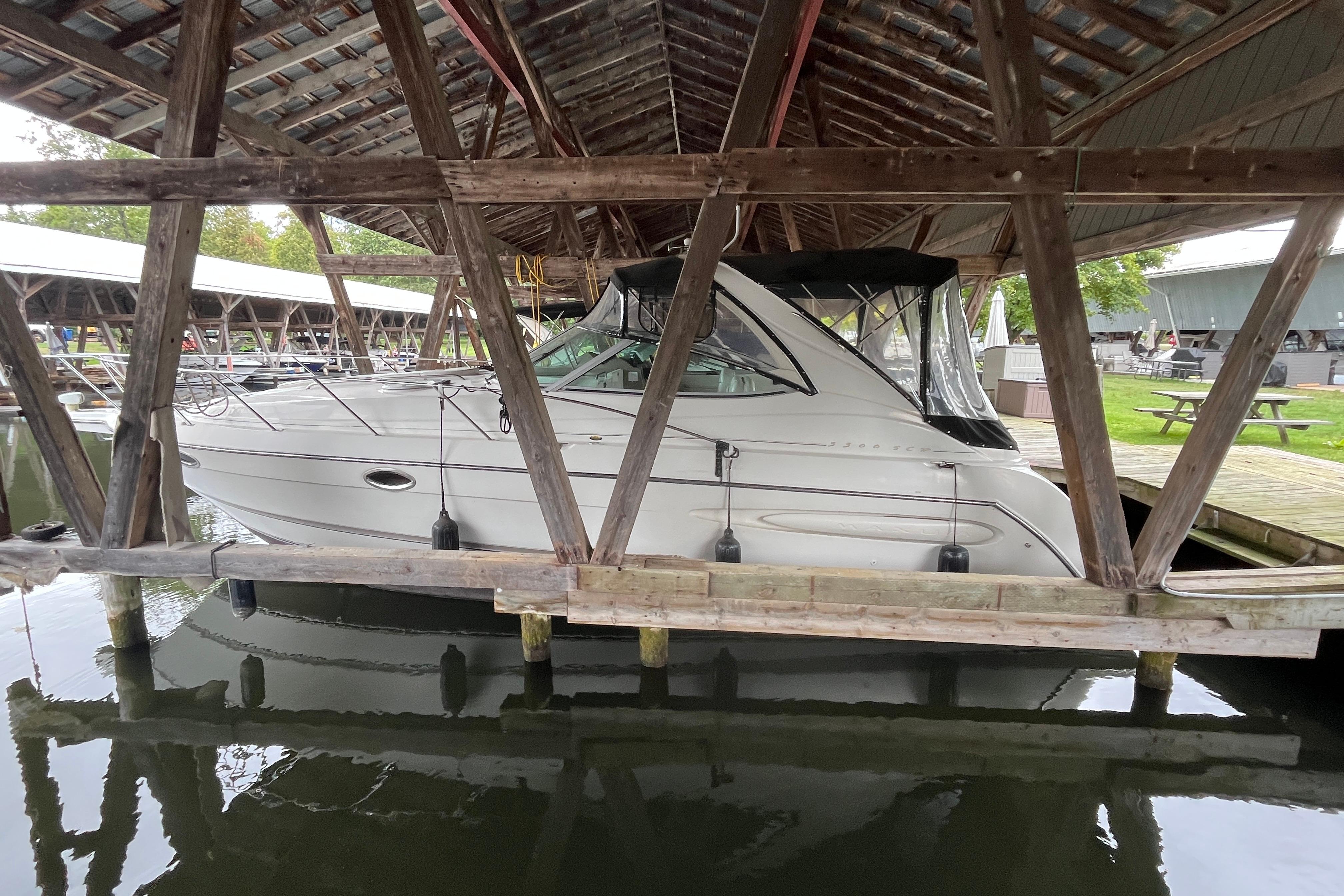 2000 Maxum 3300 SCR