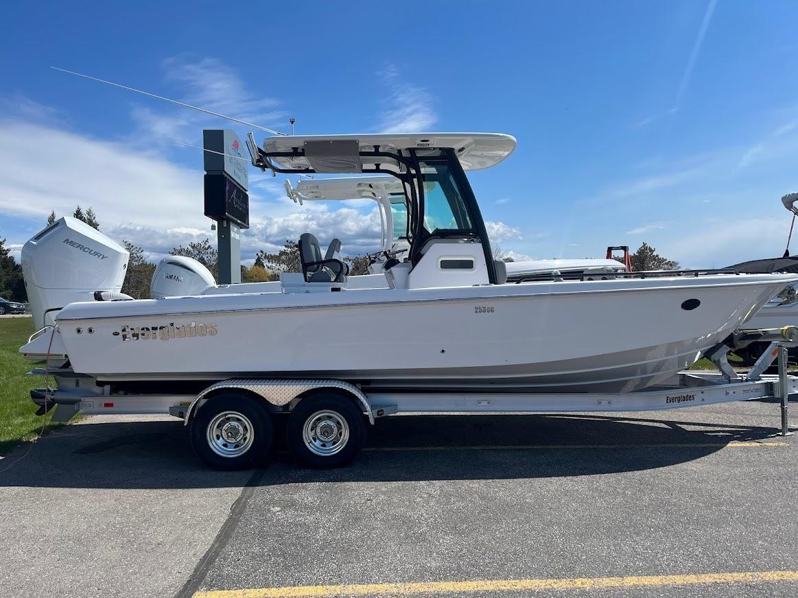 Everglades 253 Center Console 2023 Everglades 253 Center Console 1