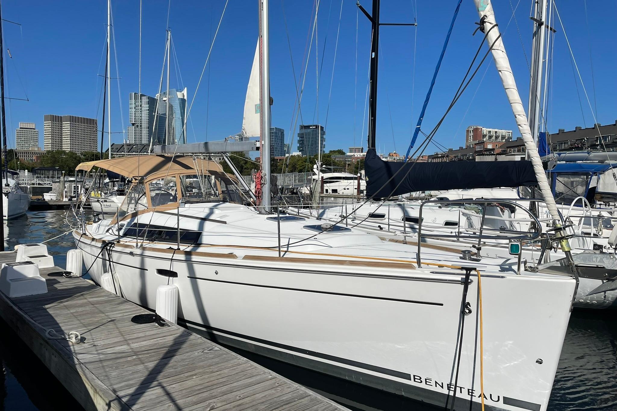 2015 Beneteau Oceanis 37