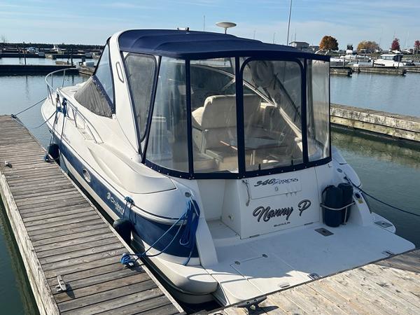 2005 Cruisers Yachts 340 Express