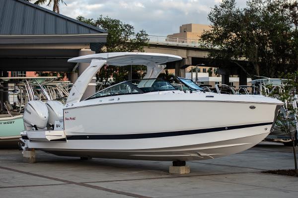 2025 Four Winns H9