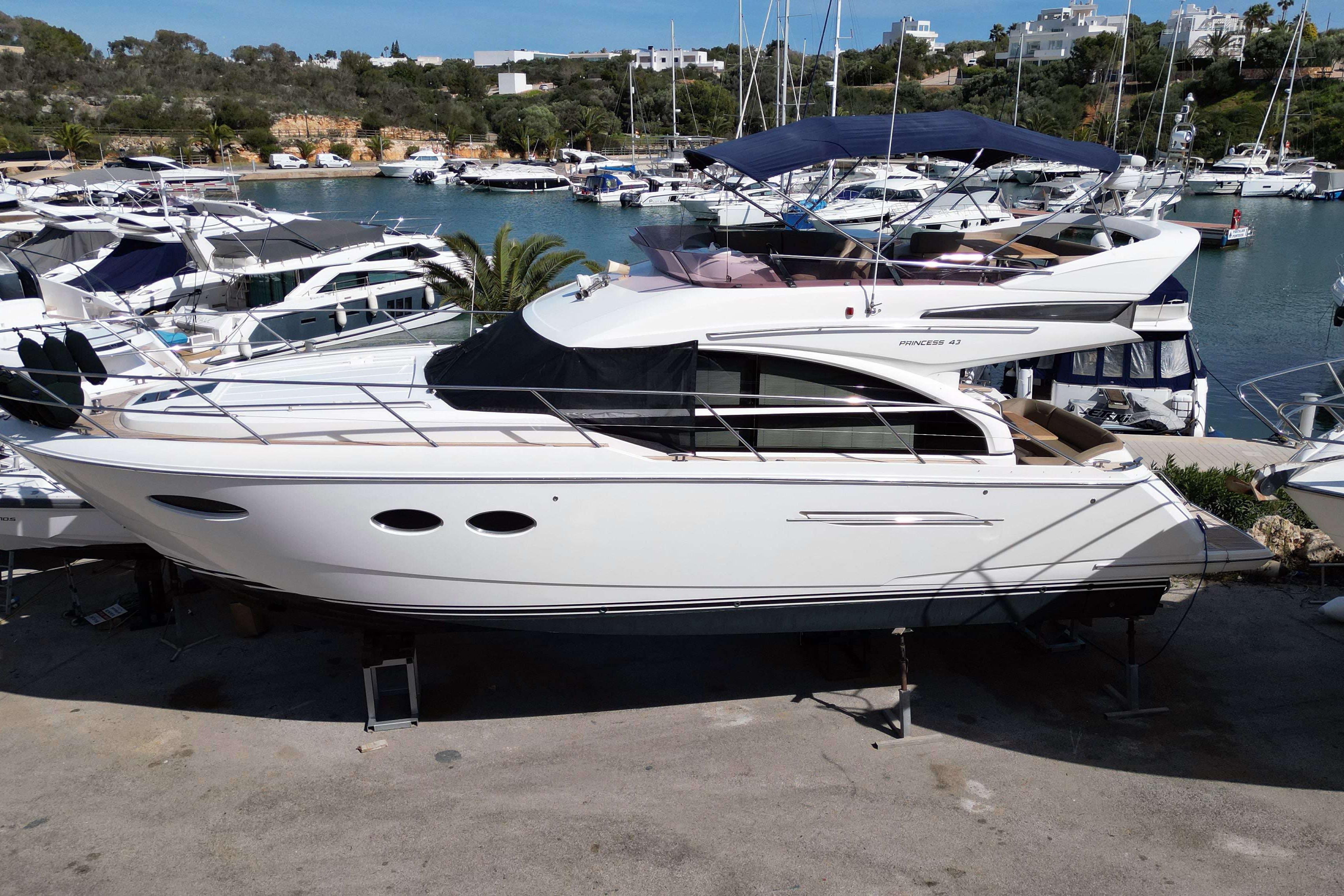 2014 Princess 43