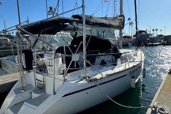 1992 Hunter 35