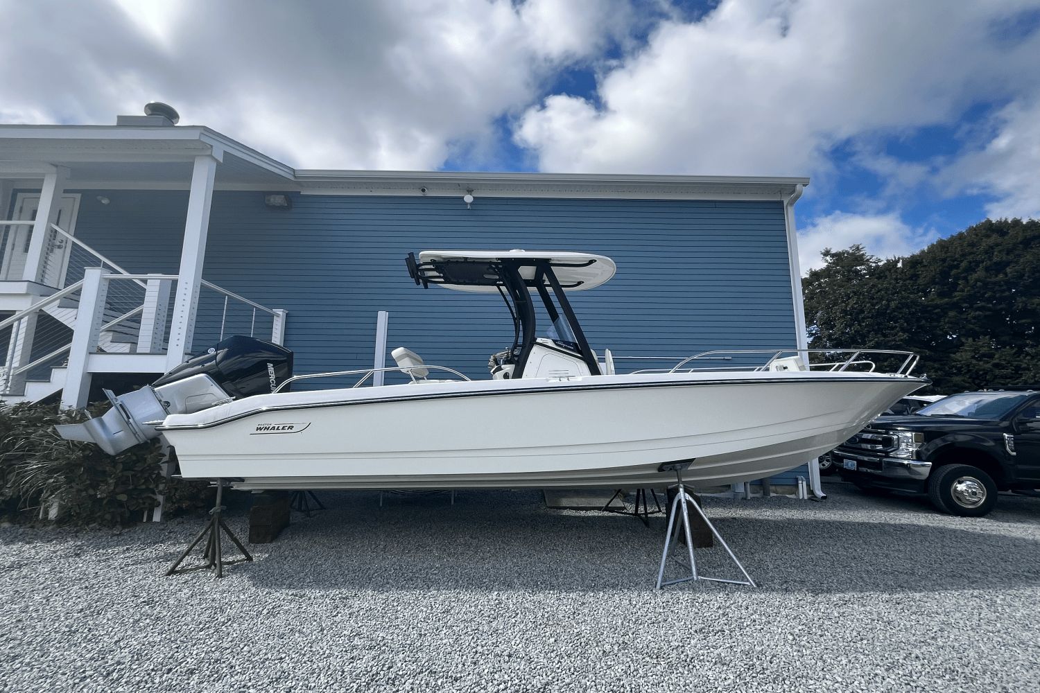 2025 Boston Whaler 250 Dauntless