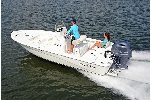 2016 NauticStar 2200 Sport