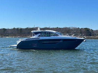 Cruisers Yachts 42 Cantius